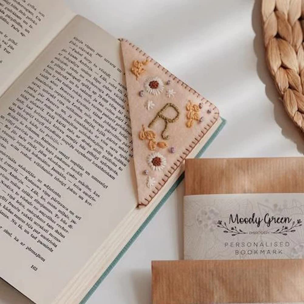Personalized Hand Embroidered Corner Bookmark, 26 Letters Cute Flower Embroidered Corner Bookmark Embroidery Book Marker Clip for Book Lovers Bookmarks for Reading Lovers Meaningful GIF (Summer, M)