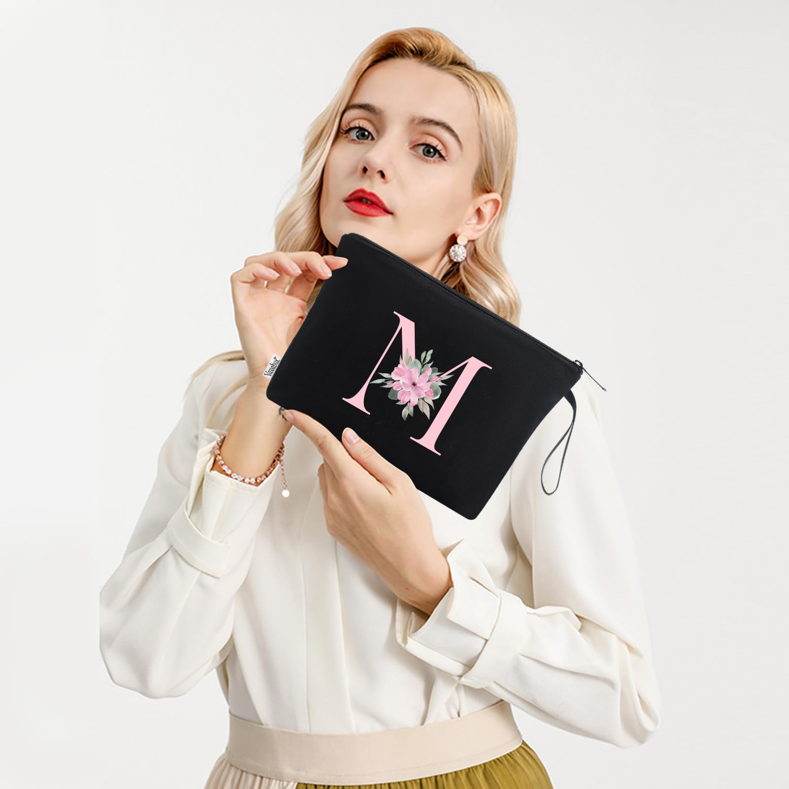 Vavabox A-Z Personalized Makeup Bag,Birthday Gifts for Women Mom,Gifts for Best Friend,Bride Bridesmaid Cosmetic bag (M, Black)