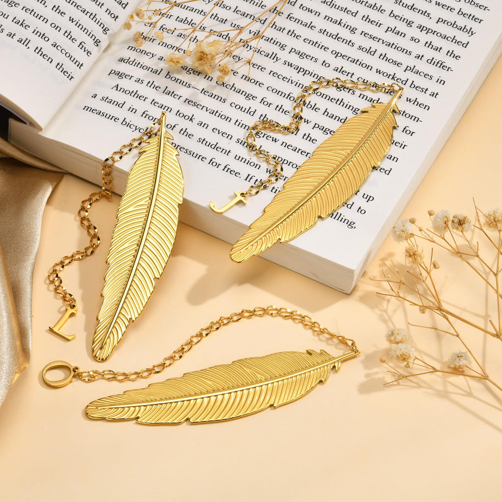 26 Letters Personalized Metal Feather Bookmarks, Birthday Gifts Unique Cute Initial Book Mark Teacher Appreciation Gifts Christmas Stocking Stuffers for Women Readers Book Lovers Friend Coworkers (M)